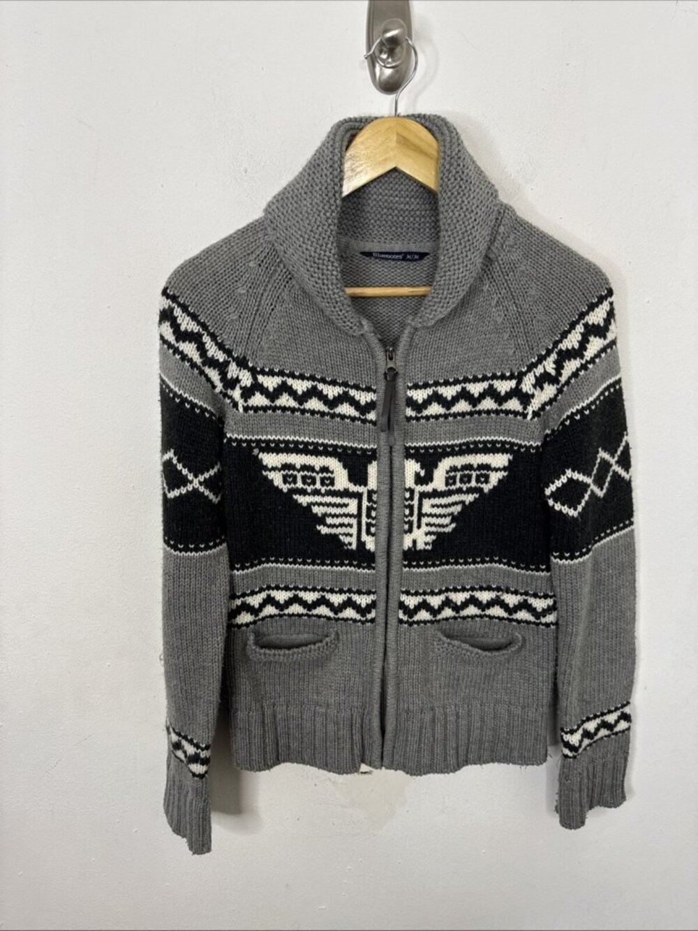 Bluenotes Woman M Thunderbird Western Cowichan Cardigan Knit Sweater Aztec Red